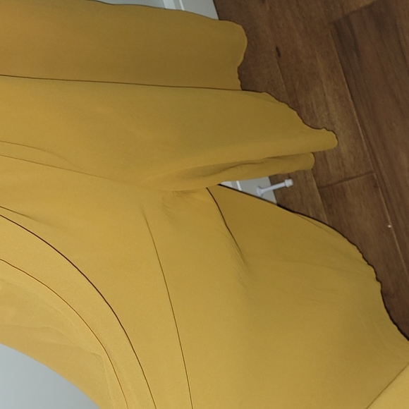 Yellow jumpsuit - Picture 3 of 3